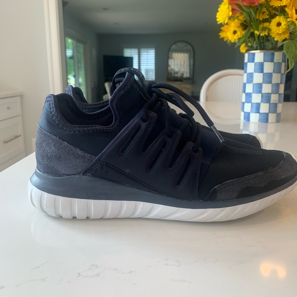 Men’s New Adidas running shoes size 9 1/2